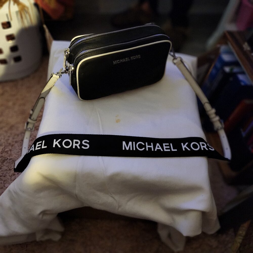 Michael Kors Camera crossbody
